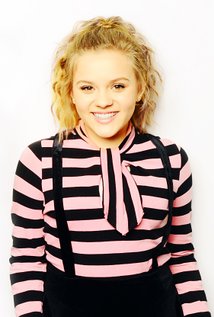 Maisy Stella