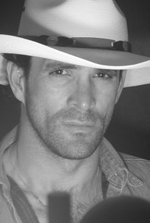 Dino Dos Santos